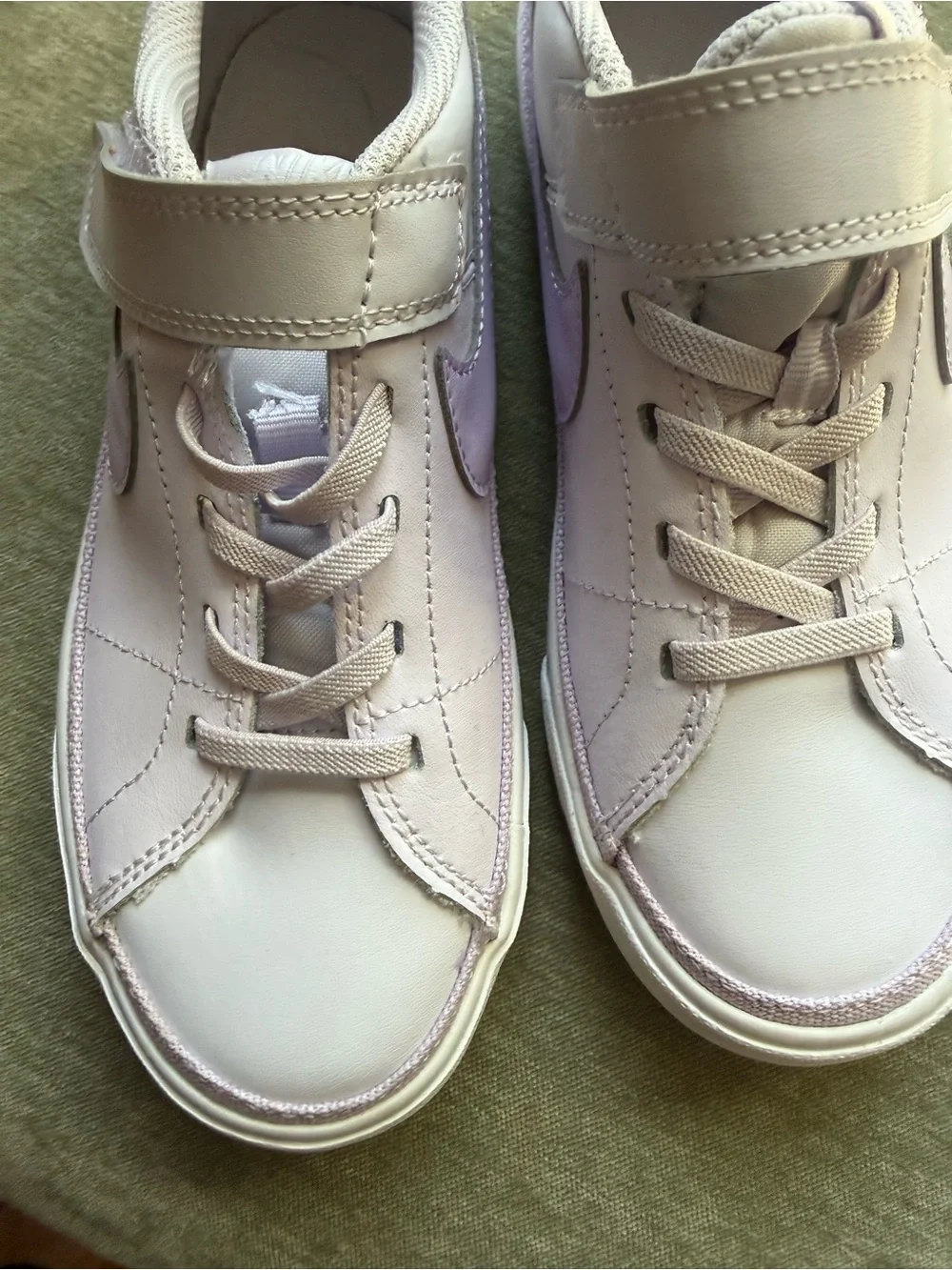Nike Low-Top Sneakers in Light Lavender